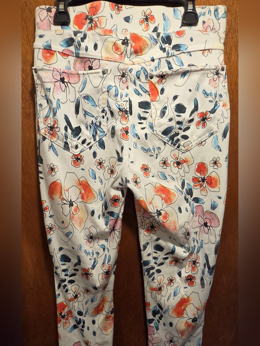 HUE Floral Print White Stretch Jeggings with Coral and Navy Accents SzM - Picture 4 of 6